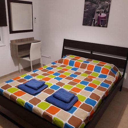 Holiday Home Larnaca Esterno foto